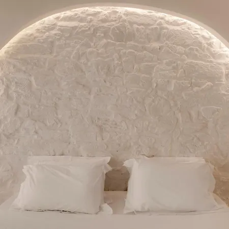 White Syros