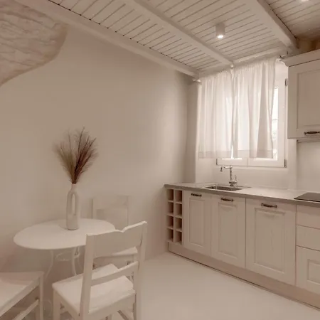 White Syros *