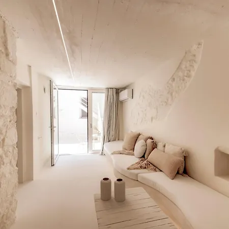 White Syros