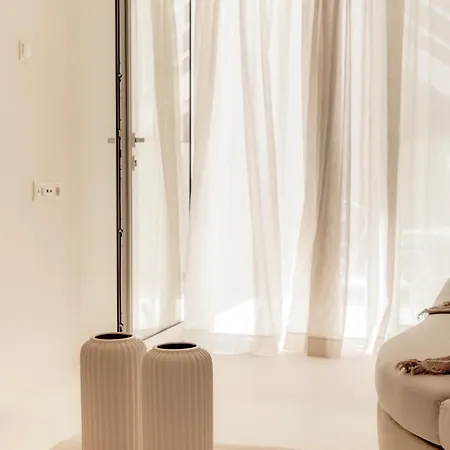 White Syros